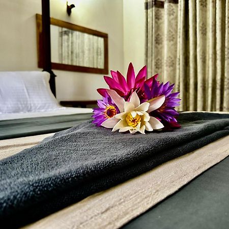 Curve Hiri Apartment Диквела Екстериор снимка