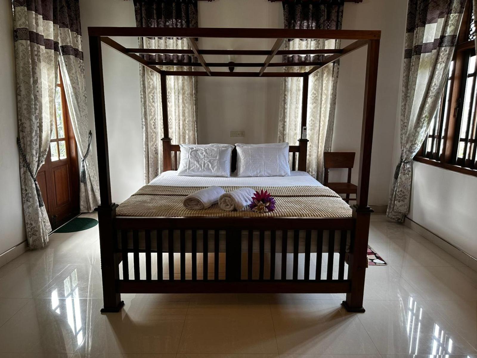 Curve Hiri Apartment Диквела Екстериор снимка