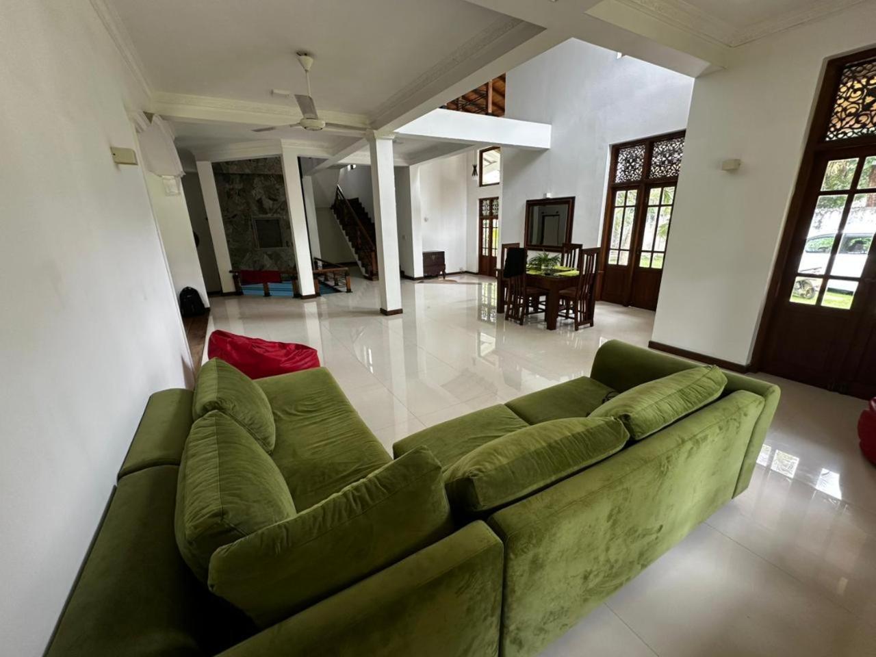 Curve Hiri Apartment Диквела Екстериор снимка