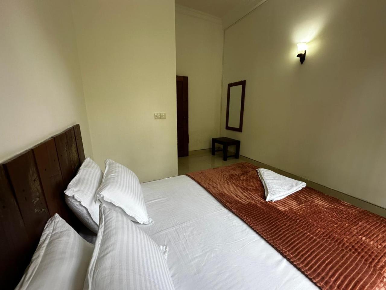 Curve Hiri Apartment Диквела Екстериор снимка