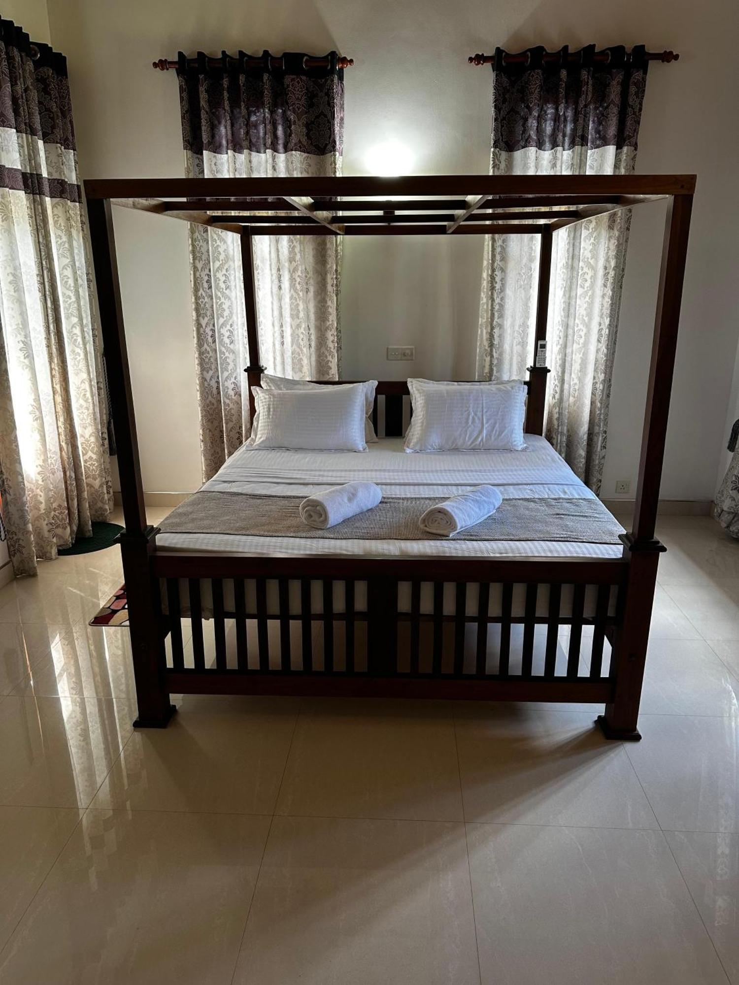 Curve Hiri Apartment Диквела Екстериор снимка
